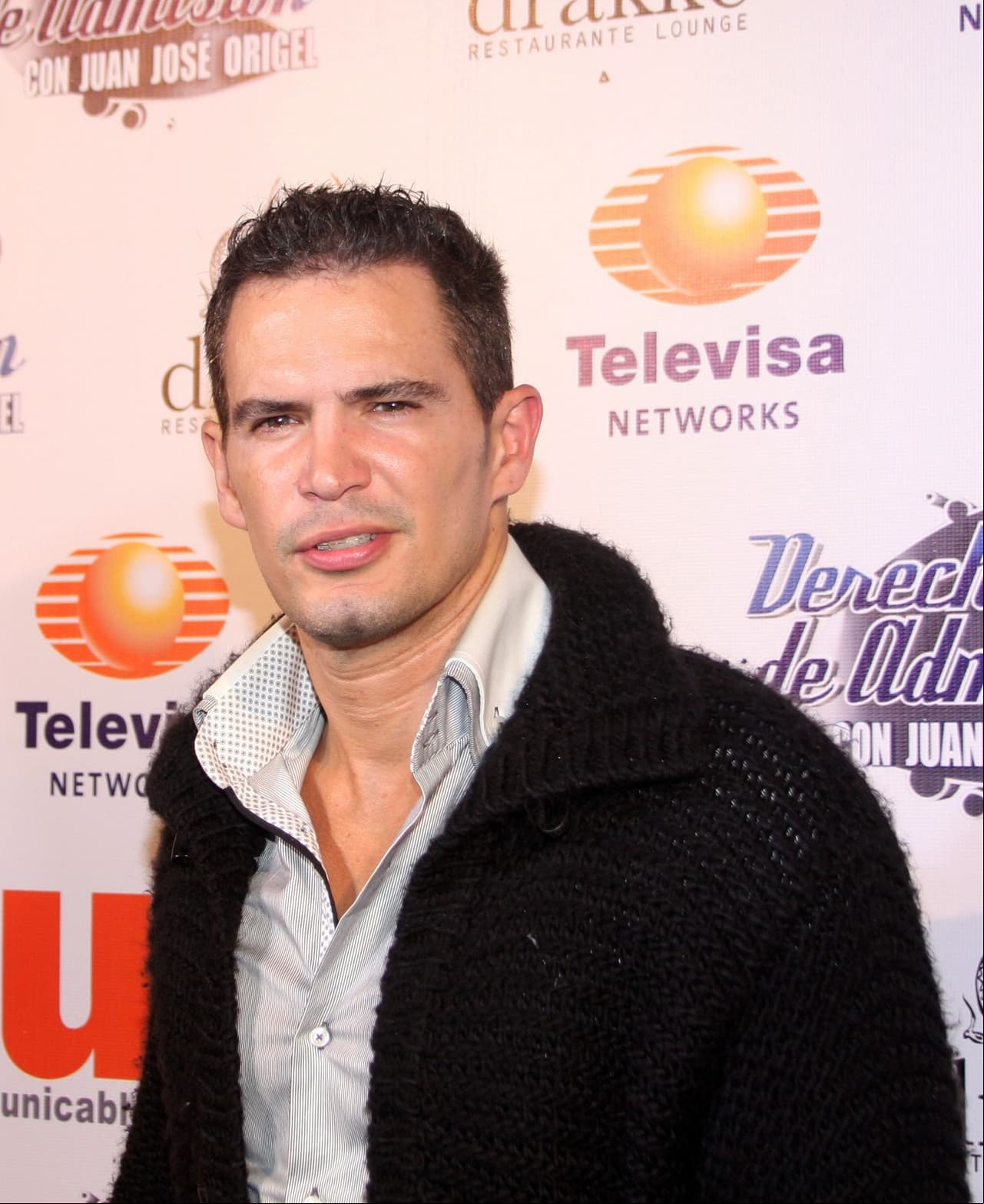 Un año después, el histrión volvió a dar vida a un villano en las telenovelas con ‘Saúl Trejo' "Veneno", un personaje que dio problemas a los protagonistas de ‘Contra Viento y Marea’.