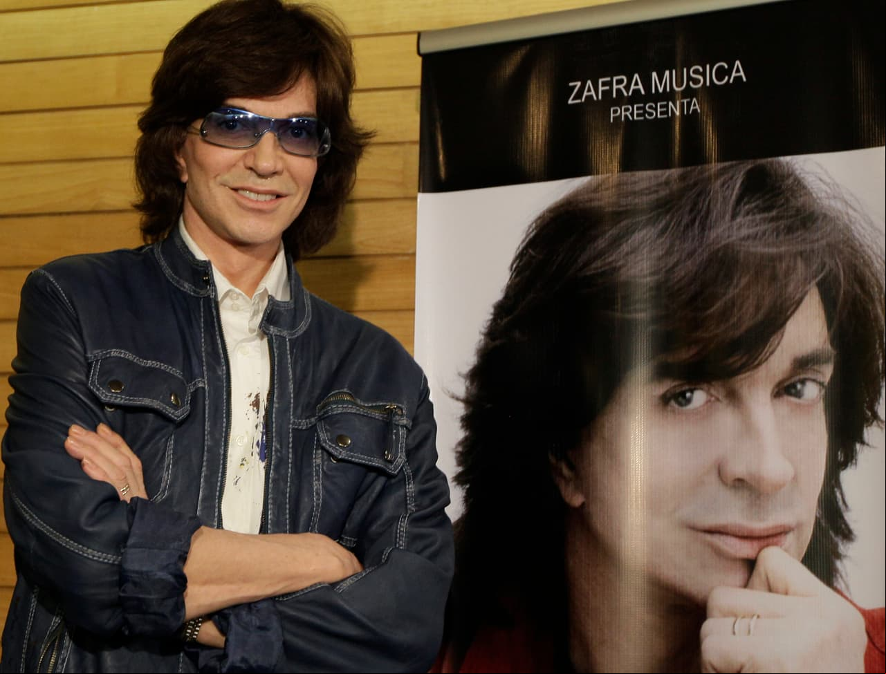 Famosos reaccionan ante la muerte de Camilo Sesto