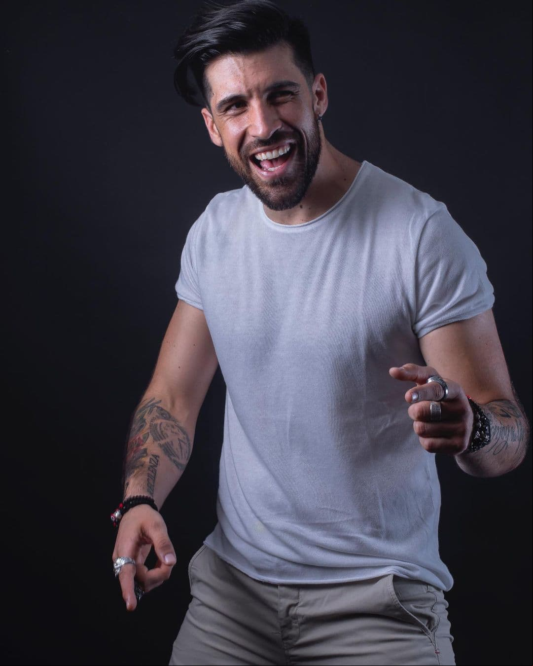 El exfubolista también es coach de inteligencia emocional y PNL (La Programación Neurolingüística), que estudió en la Universidad de Barcelona.