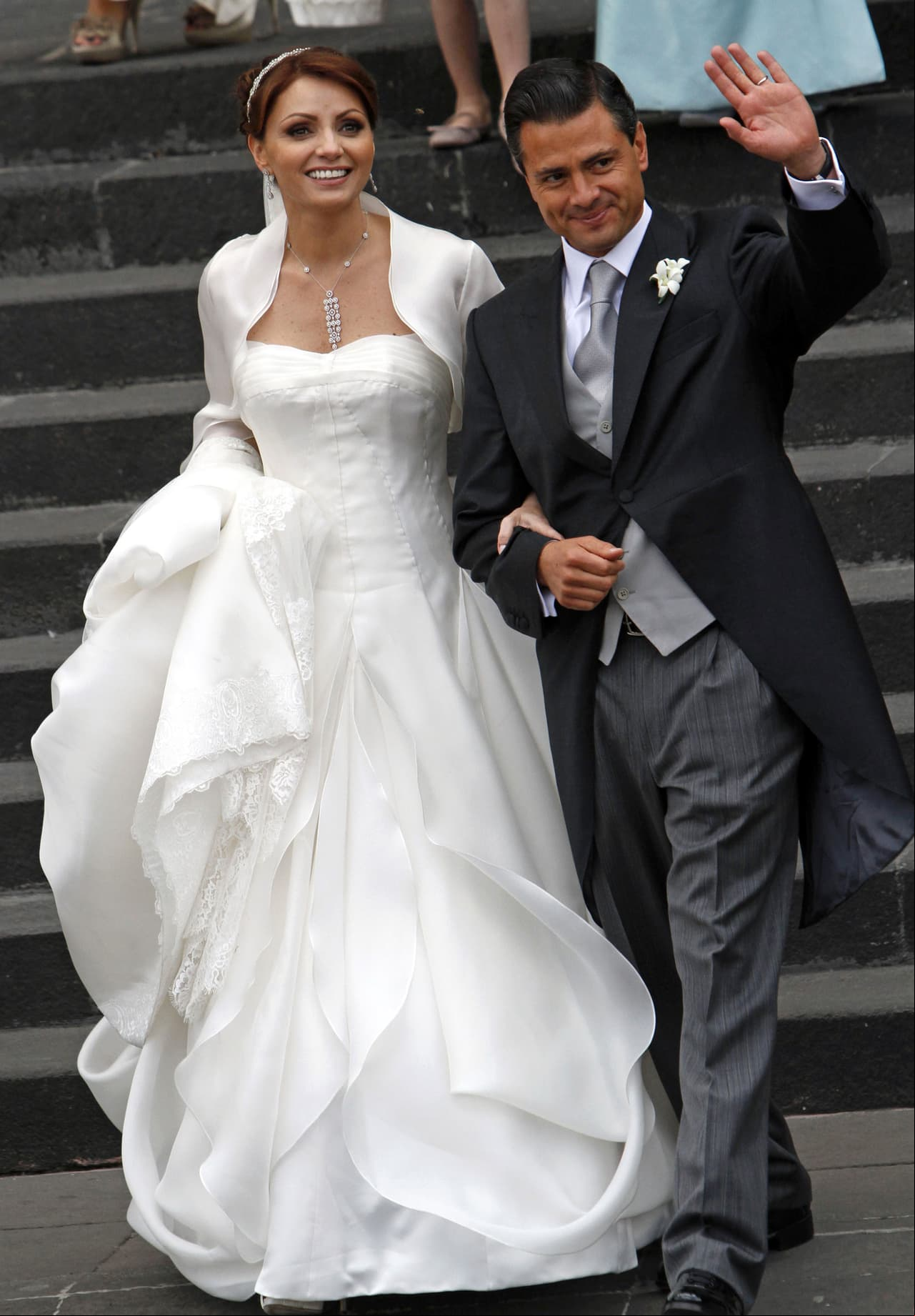 Angélica Rivera y Enrique Peña Nieto. La actriz comenzó a salir con el político en 2008, se casaron en 2010 y este 2019 terminó su historia de amor.