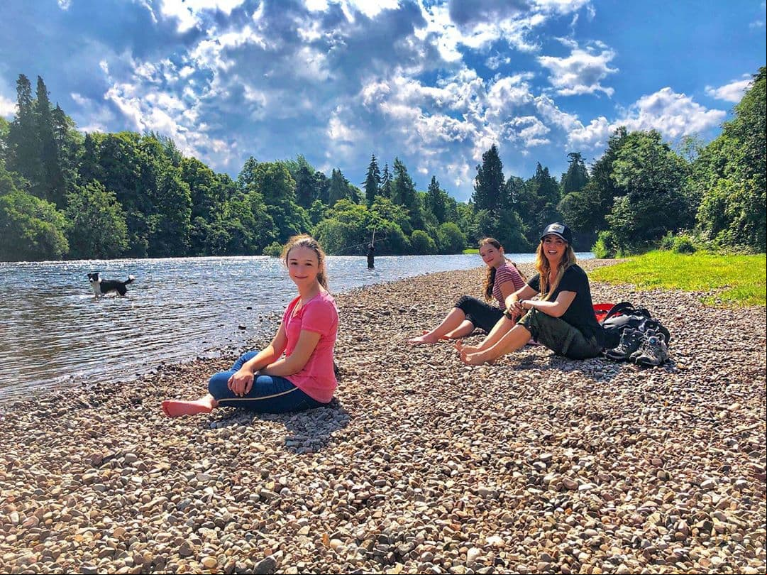 En Inverness, las chicas disfrutaron de los lagos y del increíble paisaje.