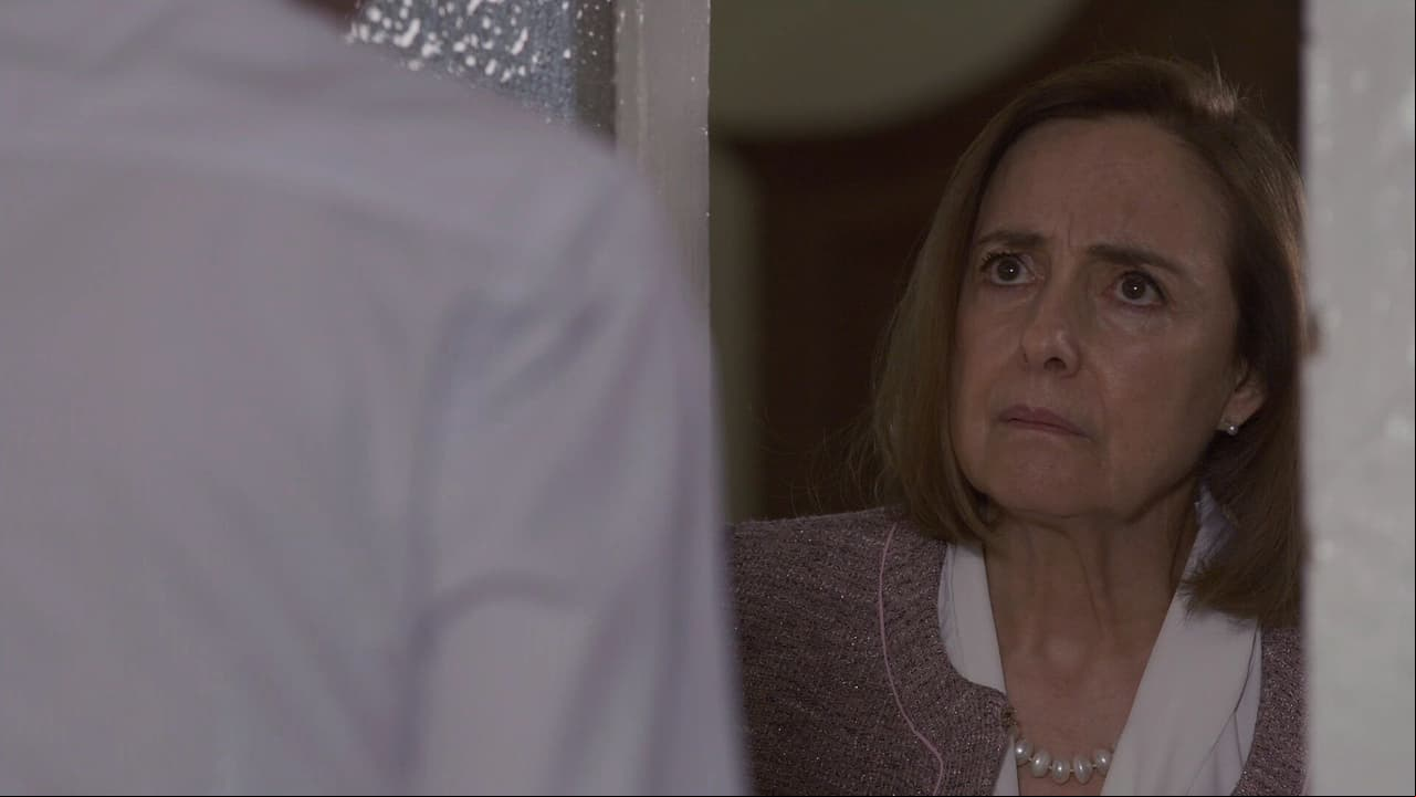 Martina entra a vivir a la casa de retiro y recibe una inesperada visita