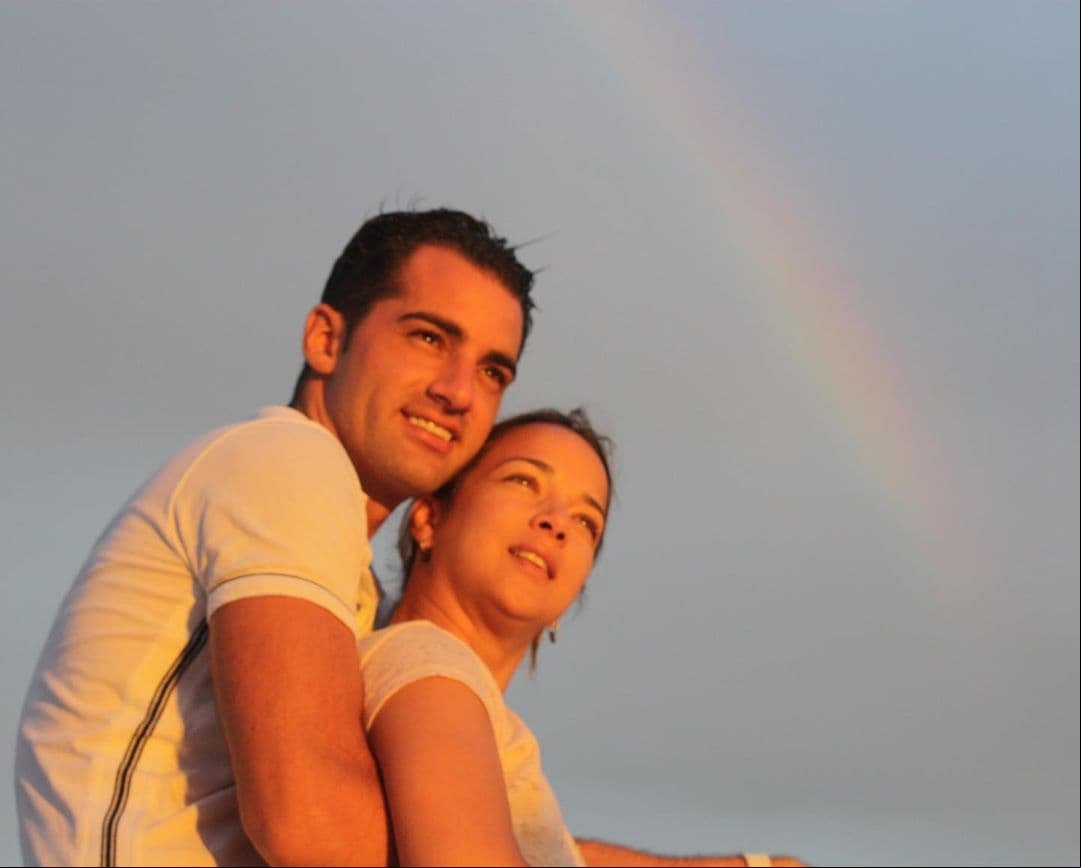 Toni aprovechó el #TBT y compartió una imagen de enero de 2012 junto a su amada. “Han pasado ya 8 años juntos y seguimos mirando en la misma dirección… viviendo momentos únicos, inolvidables y maravillosos que nos han llenado y llenan el corazón de vida y mucho amor… así como momentos duros, difíciles y que nos han aportado lo necesario para hacernos más fuertes y estar más unidos”, dijo.