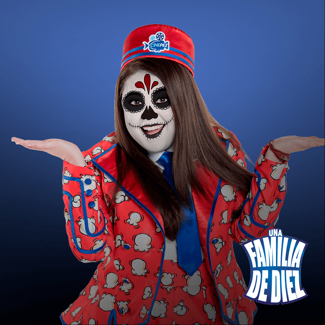 Martina es confundida con un oso panda en estas fechas, pero en realidad es una catrina.