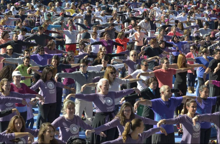 El Naam Yoga purifica la energía de la CDMX desde el Zócalo