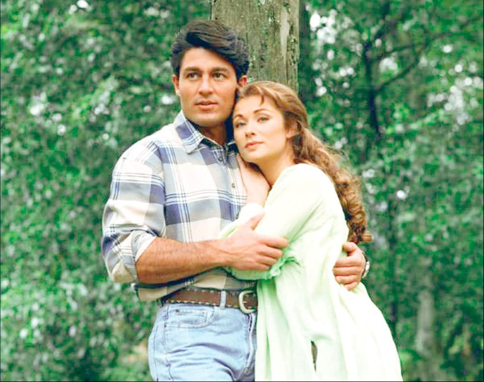 En 1997 fue co-protagonista de Lety Calderón en 'Esmeralda', pareja que gustó mucho al público.