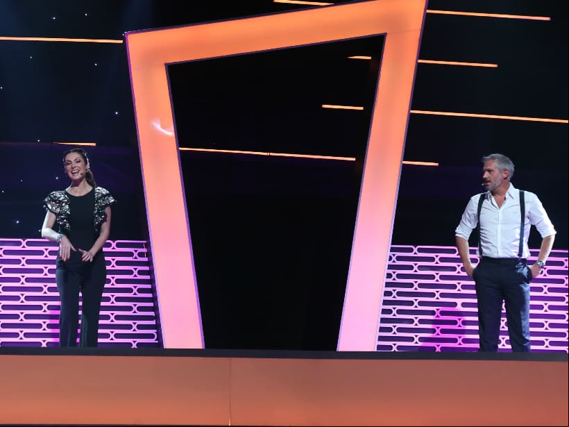 ¡Nora Salinas y Arath de la Torre trataron de convencer con sus regalos pero Nora cayó al vacío!