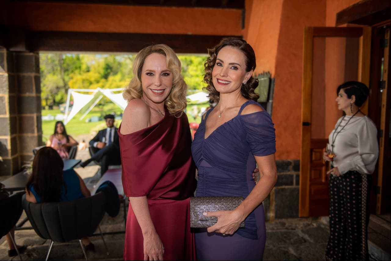 Así como las queridas Azela Robinson y Alejandra Barros, que presumieron belleza y figura en la fiesta.