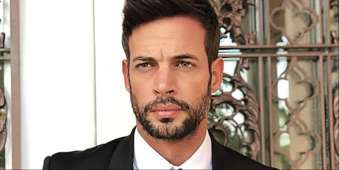William Levy demuestra pasión por el futbol con divertido baile