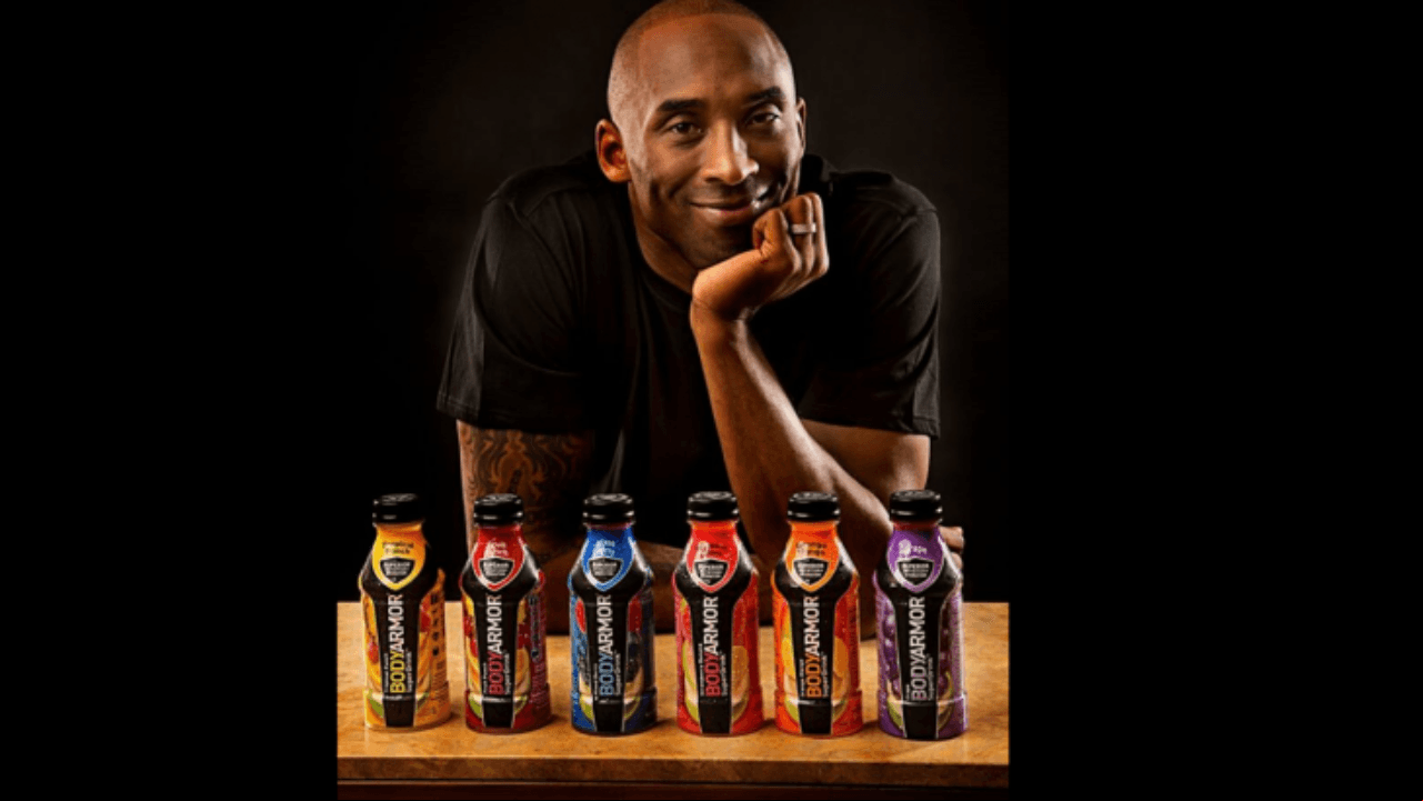 Familia de Kobe Bryant ganará 400 MDD por venta de una bebida