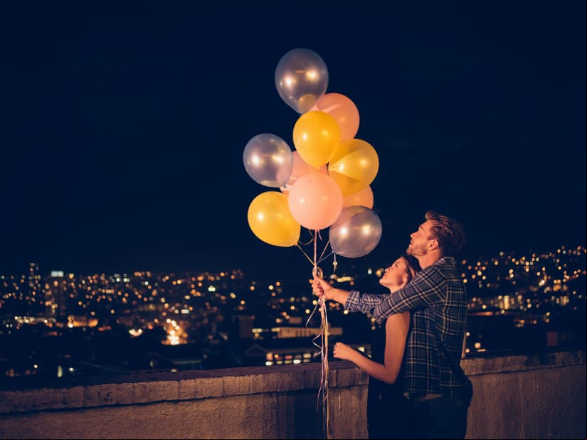 “Y para estar total, completa y absolutamente enamorado, hay que tener plena conciencia de que uno también es querido, que uno también inspira amor” – Mario Benedetti.