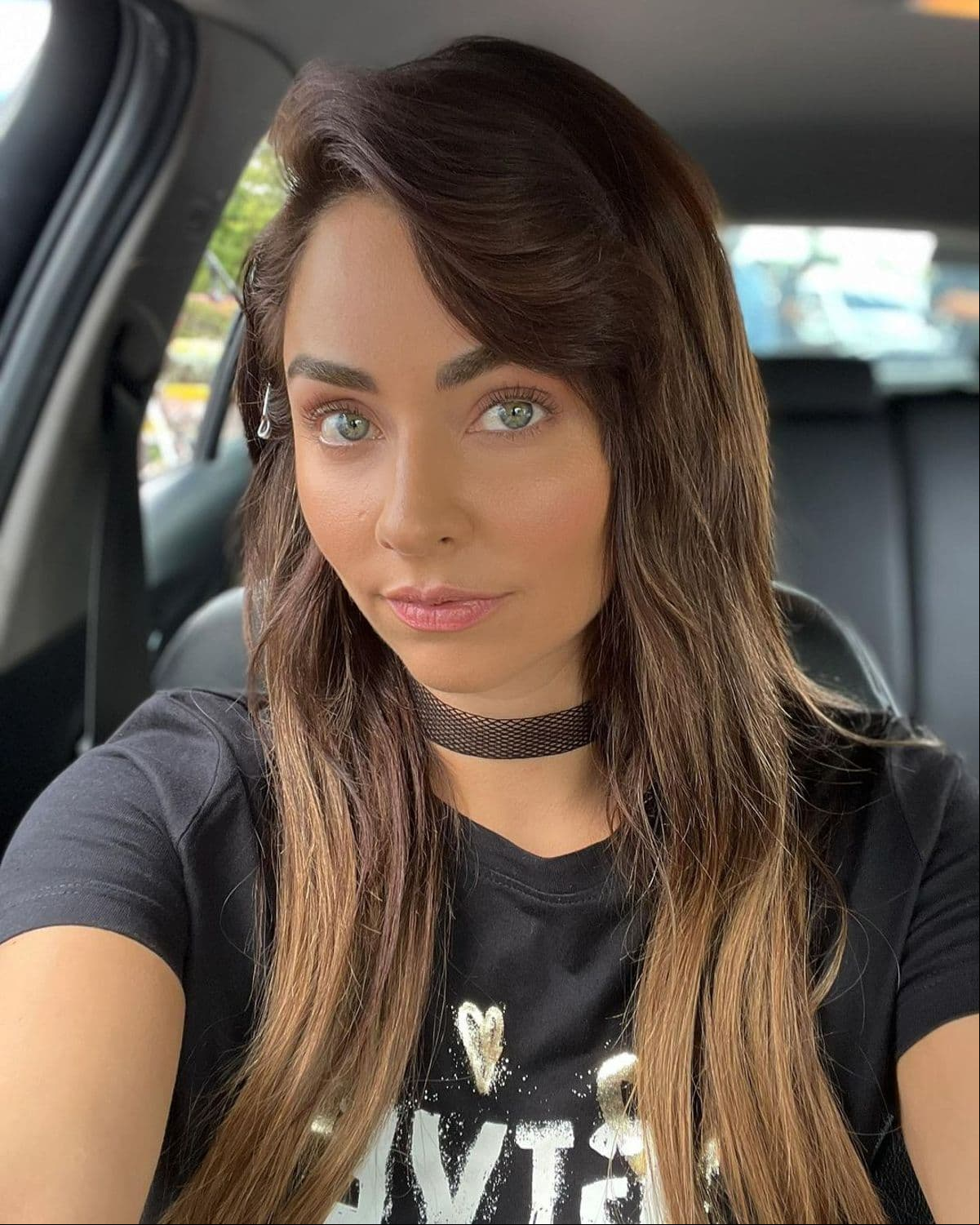 Claudia Martín presenta a su familia, ¡es clon su mamá!