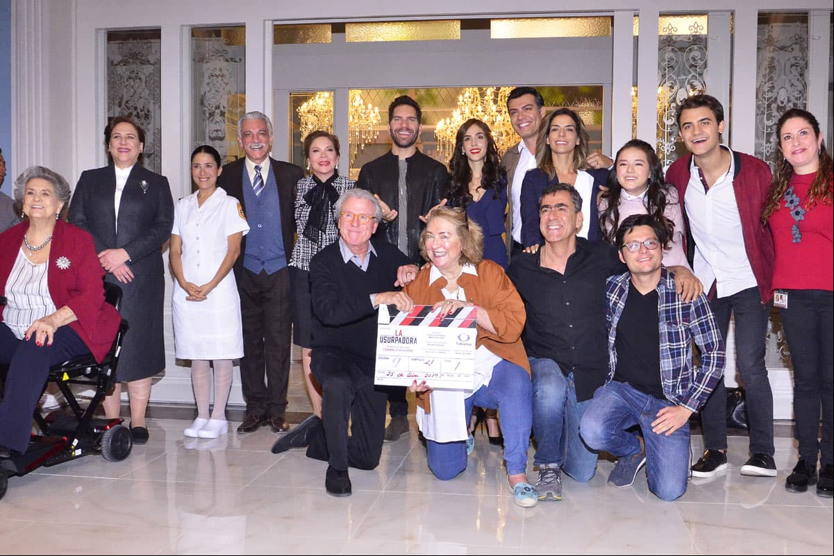Este jueves 25 de abril se realizó el claquetazo oficial del arranque de grabaciones de la nueva versión de La Usurpadora, donde se presentó el elenco estelar encabezado por Sandra Echeverría, Andrés Palacios y Arap Bethke.