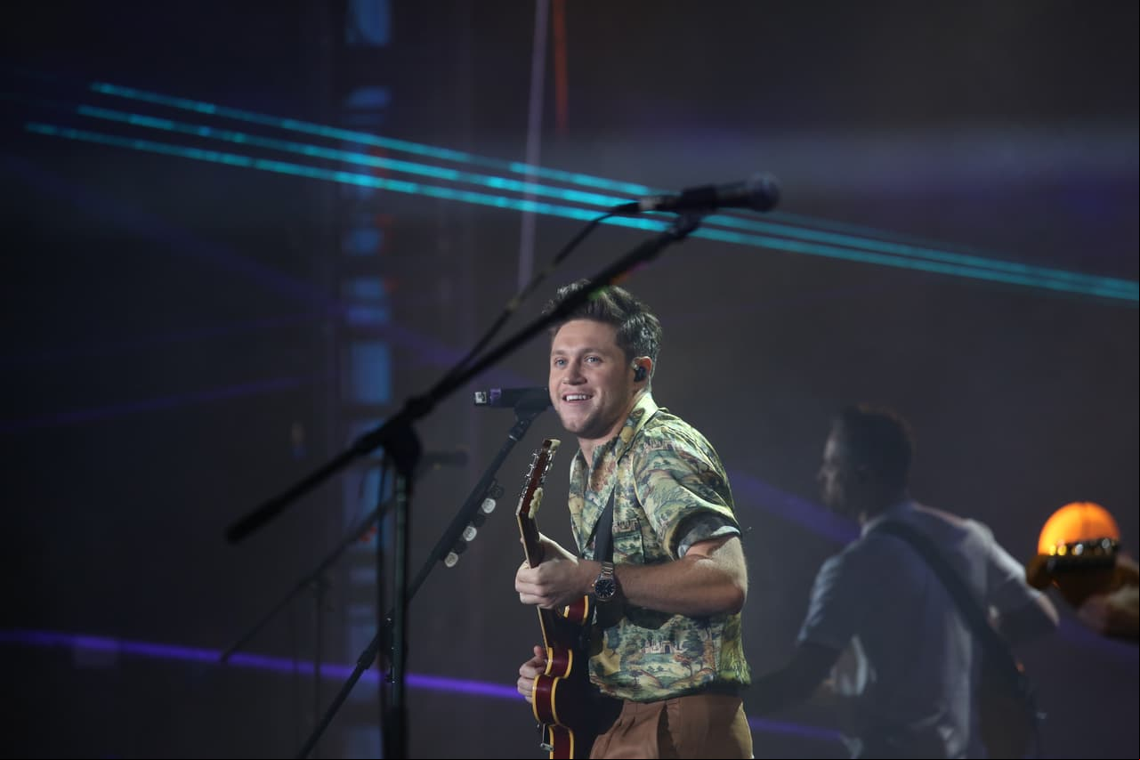 Niall Horan fue el encargado de cerrar la noche, el exintegrante de One Direction también cantó cinco canciones.