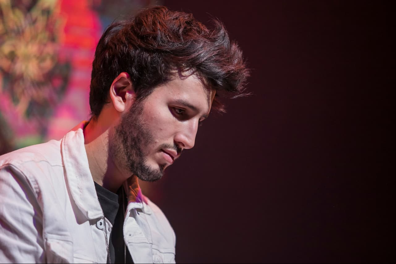 El cantautor colombiano Sebastián Yatra presentó en México su álbum ‘Mantra’