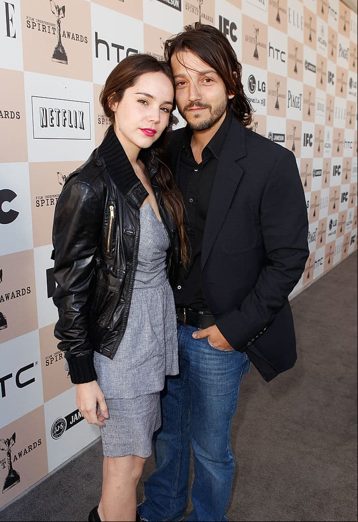 Tras cinco años de casados, Camila Sodi y Diego Luna anunciaron su divorcio a través de un comunicado de prensa. "Solo queremos que sepan que a pesar de lo difícil que esto es para nosotros, lo estamos haciendo de forma cordial y respetuosa", informaron, además de pedir privacidad.