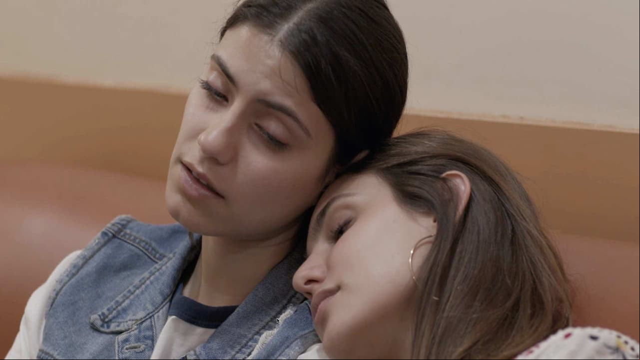 Valentina se le declara a Juliana