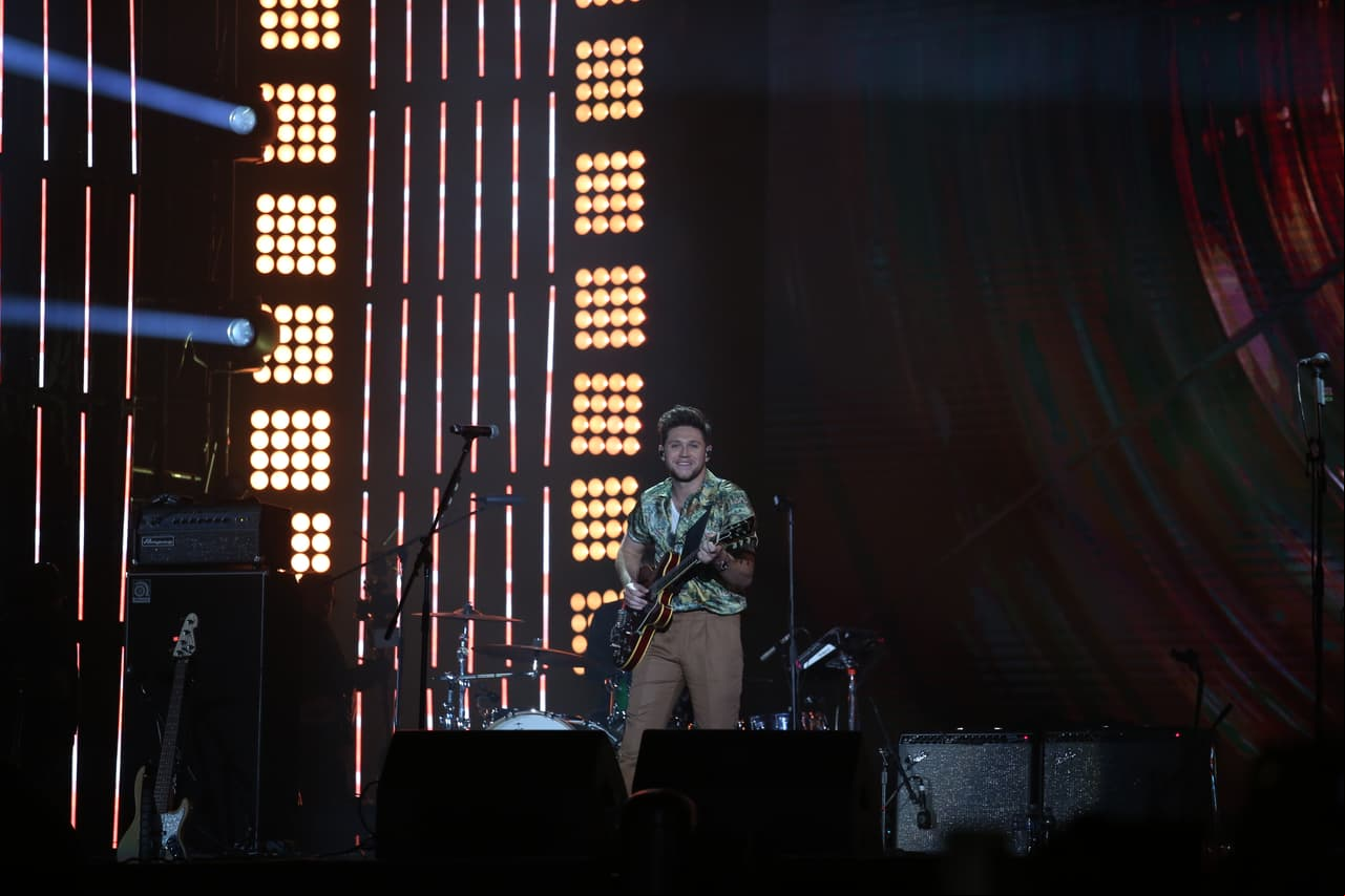 El músico irlandés tocó "On The Loose", "Too Much to Ask", "This Town", "Nice to Meet Ya" y "Slow Hands".