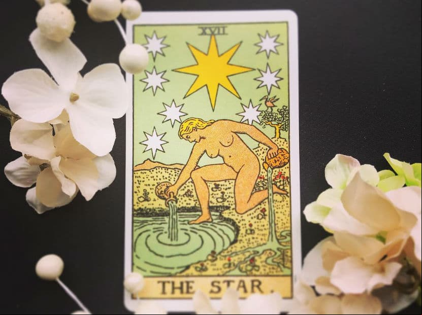 La Estrella. Indica una buena conexión mental o intelectual, afinidad de ideas, momento de una gran fuerza mental y claridad de ideas
