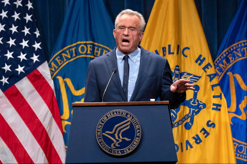 Robert F. Kennedy Jr. destituye a todo el comité asesor de vacunas de los CDC
