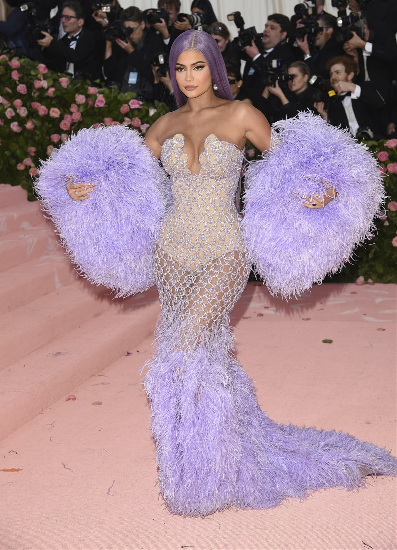 1. Por segundo año consecutivo, Kylie Jenner encabeza la lista de los mejor pagados de Instagram, ganando 1.26 millones de dólares por sus publicaciones pagadas por marcas, además de contar con más de 141 millones de seguidores.