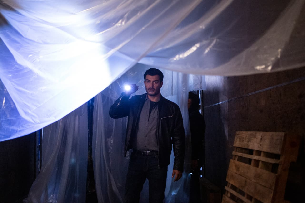 En los primeros minutos del 
<b><a href="https://lasestrellas-tv.peliculasgratis.org/_next/image?url=https://st1.uvnimg.com/13/89/1ef636f05b25881bce785e23c22d/1-1.jpg&w=1280&q=75 1280w