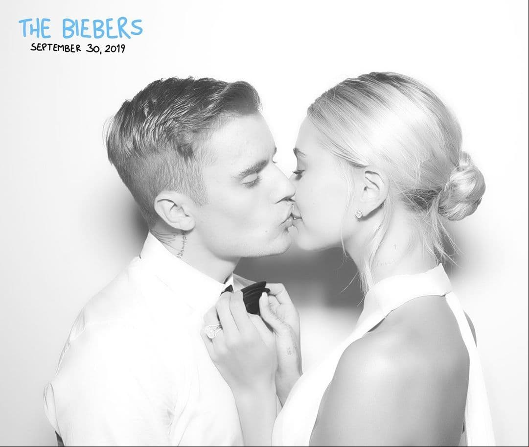 Justin y Hailey comenzaron con el pie derecho el nuevo capítulo de sus vidas, presumiendo algunas tiernas postales a través de sus redes sociales.