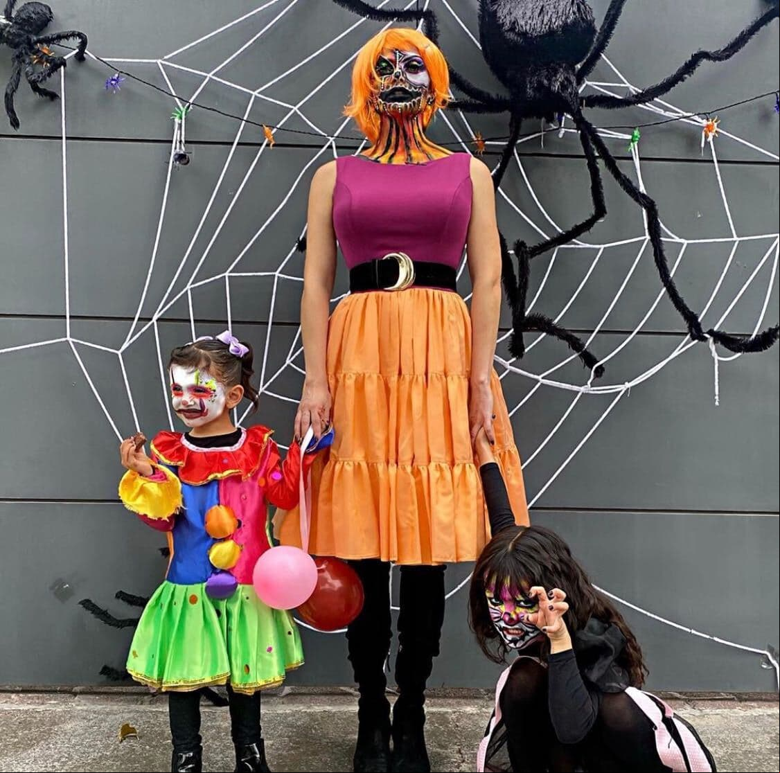 Marisol González impactó con su transformación y la de sus hijas, convertidas en una calabaza, una payasita y 'terrorífica' gatita.