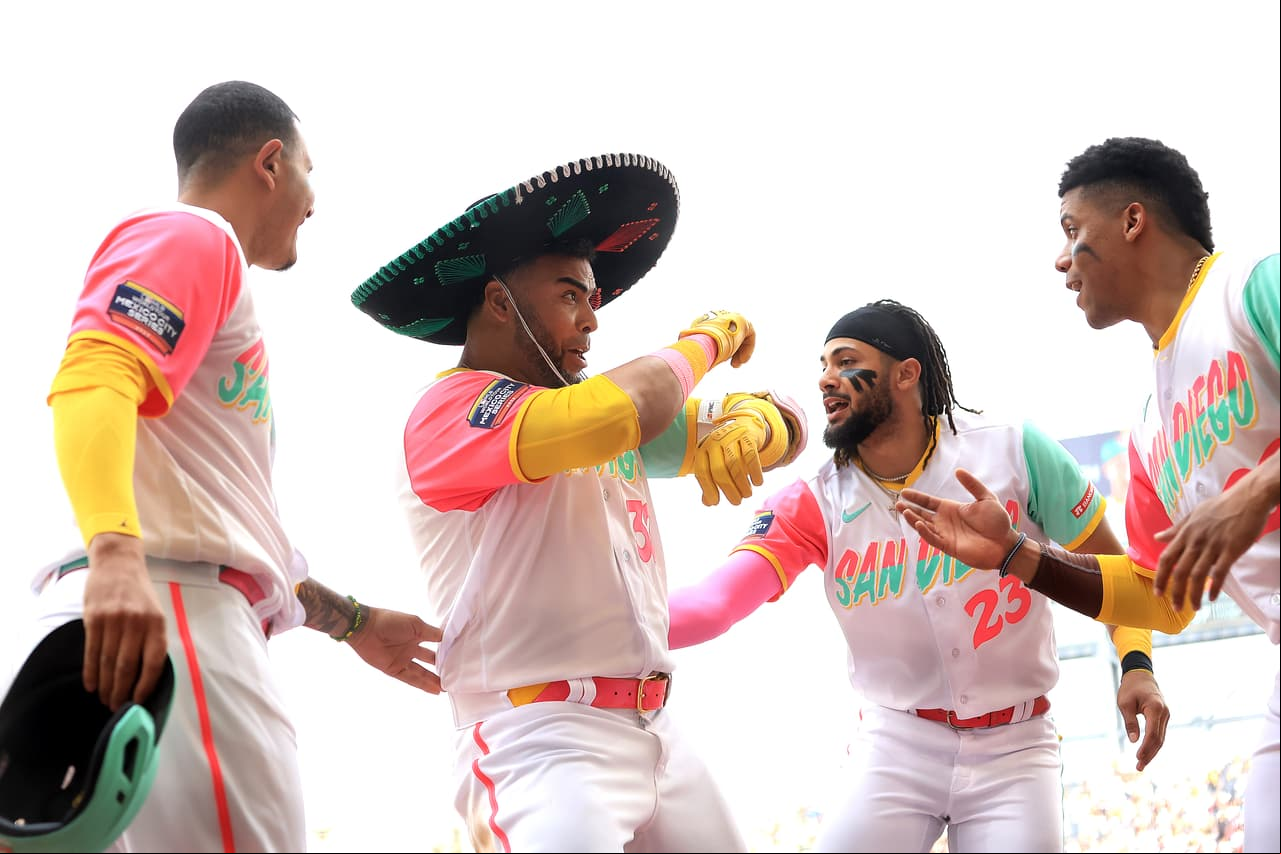 Los San Diego Padres se llevaron un histórico triunfo en la Ciudad de México