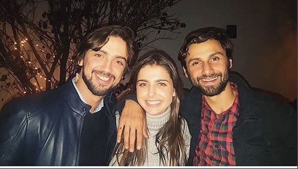 La actriz es muy unida con sus hermanos y, frecuentemente, comparte imágenes junto a estos y sus pequeños sobrinos.