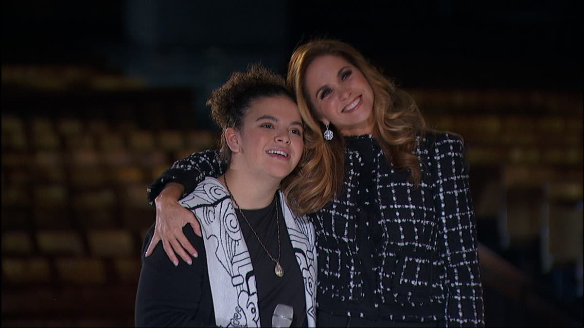 Lucero acaba con dudas y aclara si su hija Lucerito ya tiene novio.