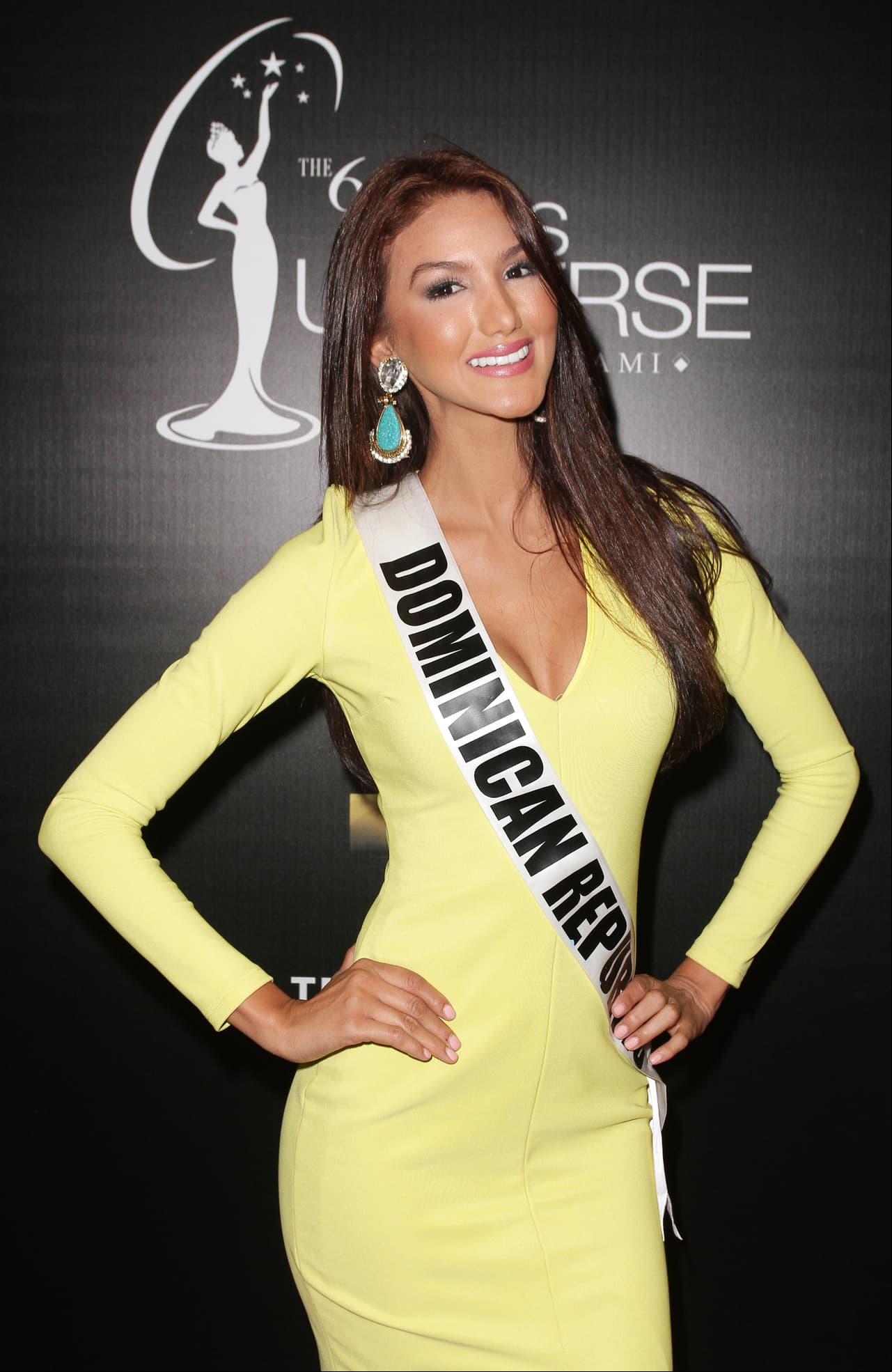 En 2014, Kimberly Castillo enfrentó tremendo escándalo tras su participación en el desfile de traje típico, ya que lució un atuendo idéntico al de la Virgen de la Altagracia, considerada como la protectora del pueblo dominicano, hecho le valió duras críticas.