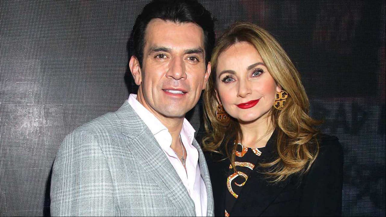 Elizabeth Álvarez exhibe como pocas veces a Jorge Salinas en video inédito de su aniversario