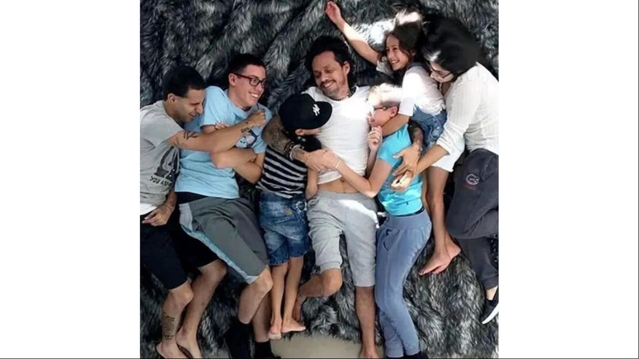 Marc Anthony con sus hijos, incluido Chase Muñiz.