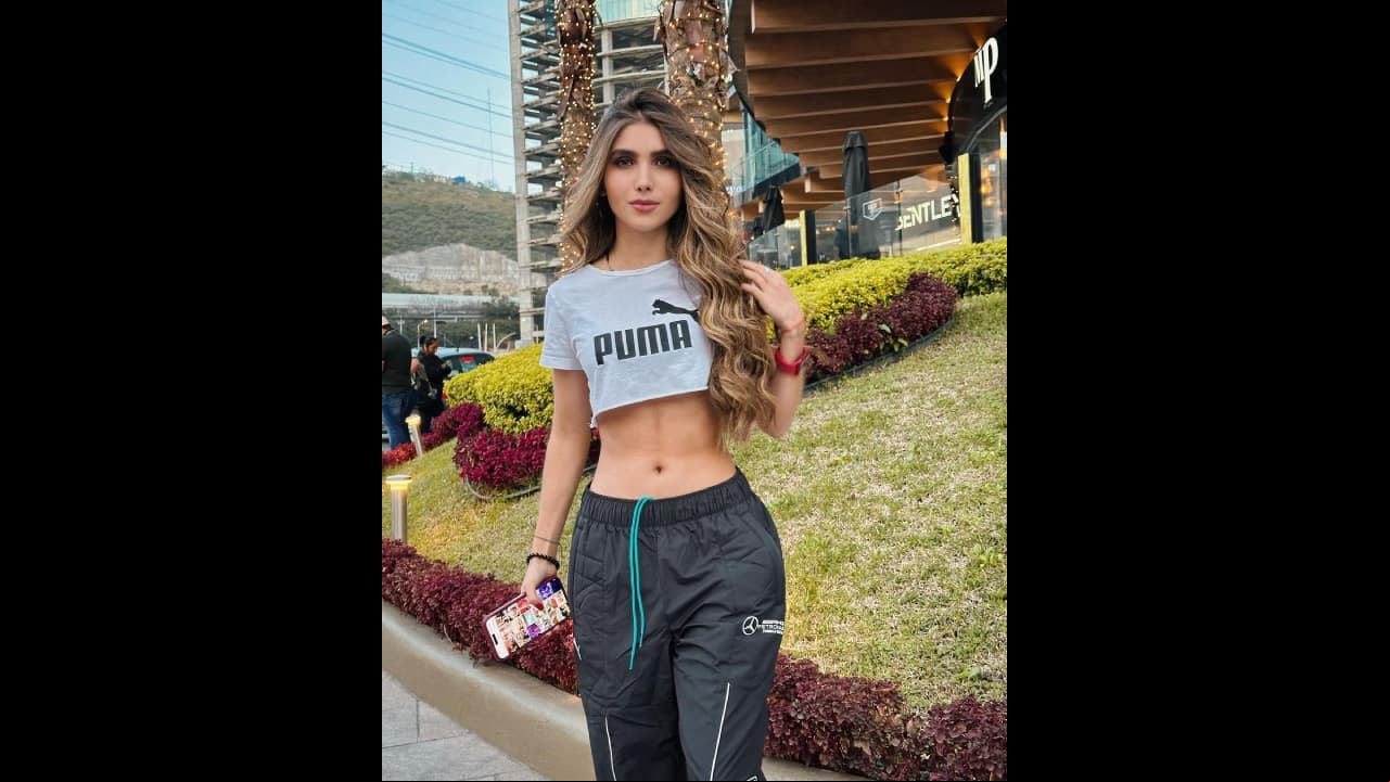 Ella es Shaira Peláez, cantante con la que se iba a casar Nodal