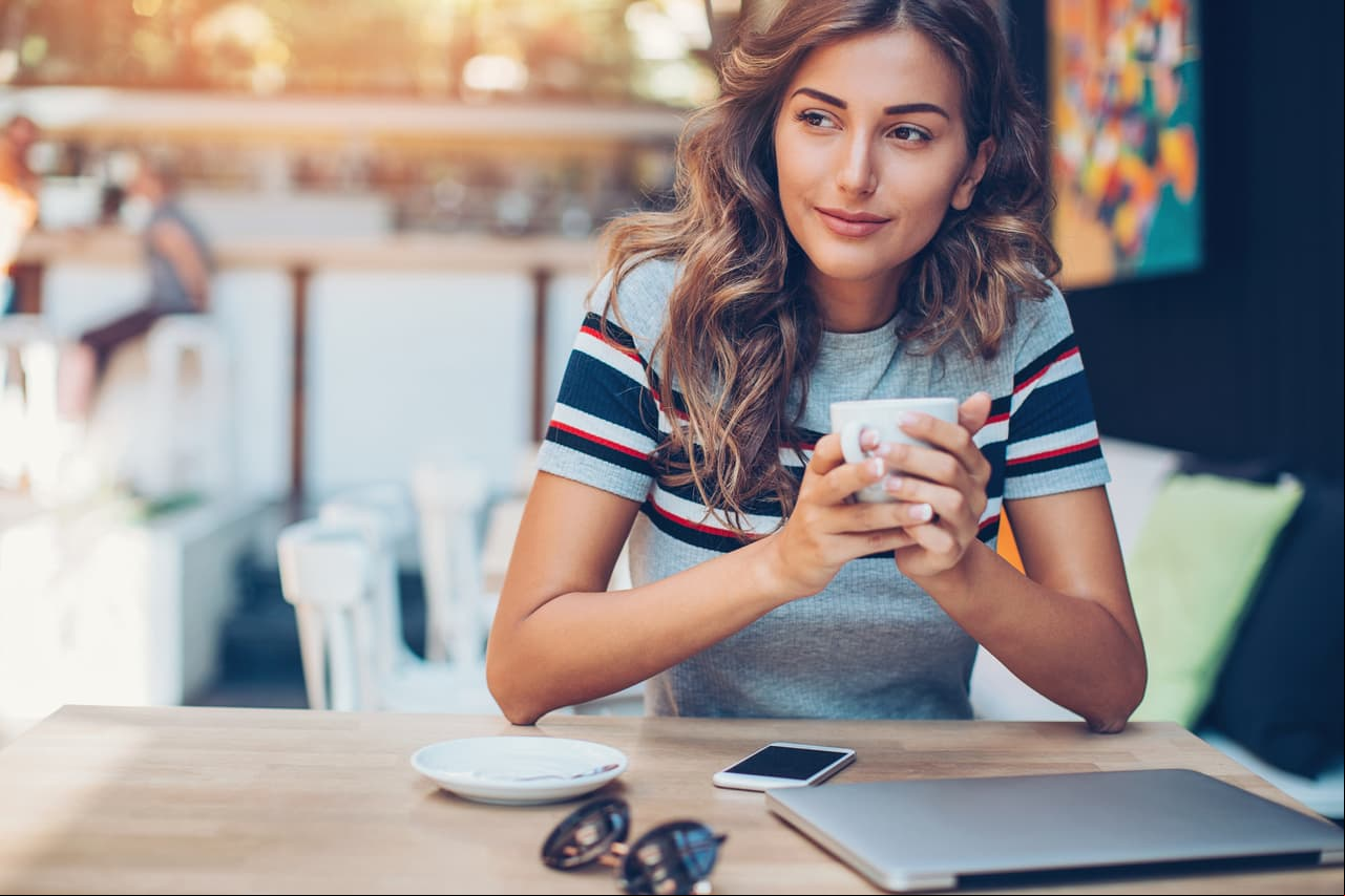 6. El café está permitido en todas las dietas, lo verdaderamente prohibido es: el azúcar, la leche entera y la crema batida.