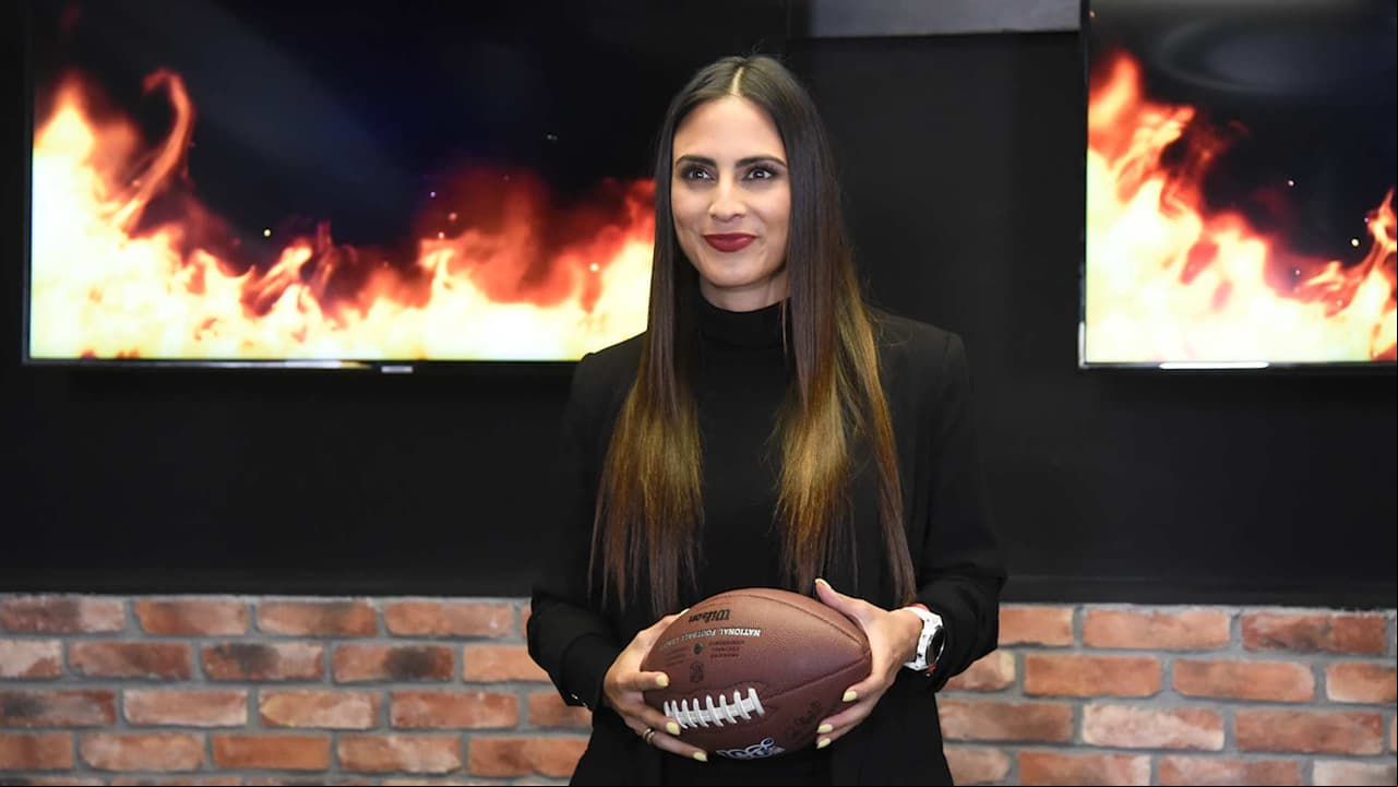 ¿Quién va a ganar? ¿Shakira o JLo?: Así disfrutan Samia y El Rasta de un Super Bowl