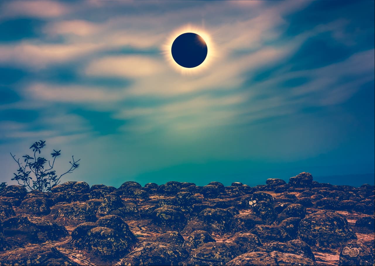 Así nos afecta este periodo entre tres eclipses durante un mes