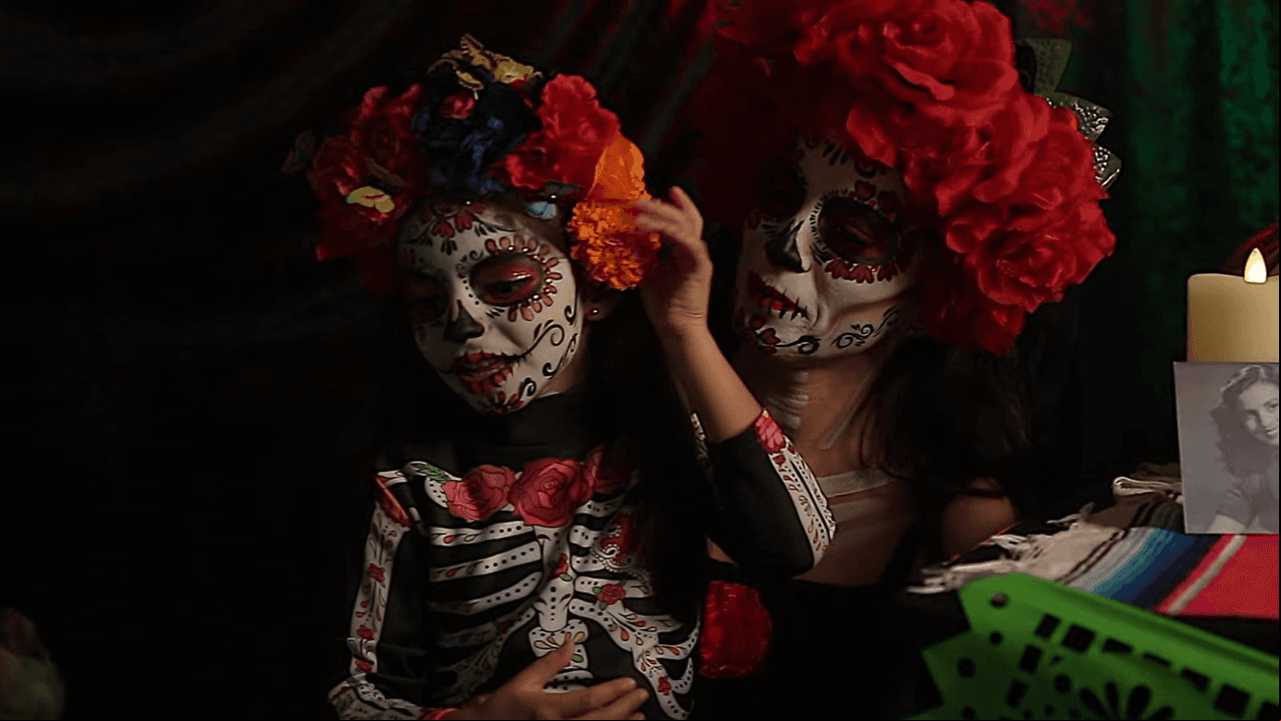 Las imágenes de la menor luciendo como toda una Catrina se viralizaron rápidamente en redes sociales, donde fieles iradores de la dinastía Derbez destacaron lo bonita que se veía Aitana y sobre todo aplaudieron que tanto Alessandra como Eugenio fomenten esas tradiciones en la pequeña.