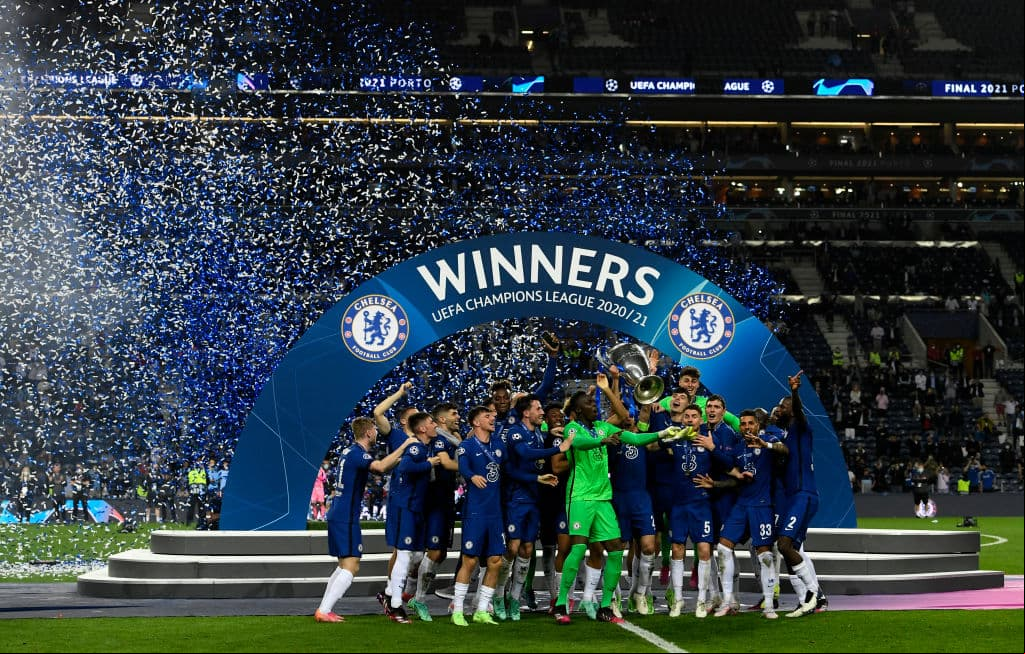 Los 'Blues' pintan de azul el Estadio Do Dragao con las celebraciones de la segunda UEFA Champions League de su historia.