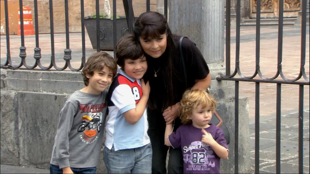 Y es que la historia sobre 'Refugio', una amorosa madre soltera y sus tres hijos: 'Patricio', 'Ignacio' y 'Edmundo' ha conectado con el público, quienes día a día, vieron la retransmisión de este melodrama estrenado por primera vez en 2012. A continuación, te contamos qué fue de uno de los actores infantiles que intepretó a la versión de 'Edmundo', mejor conocido como 'Mundo' cuando era niño en la ficción.