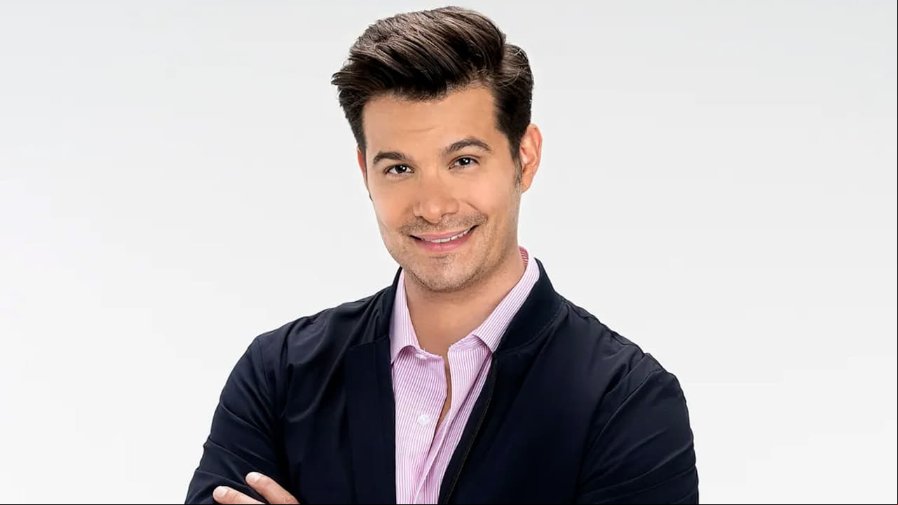 Brandon Peniche presume los resultados de su tratamiento en la cara