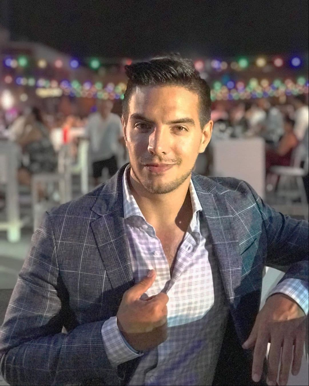 Vadhir Derbez, por ejemplo, no la tiene tan marcada, pero se le nota.