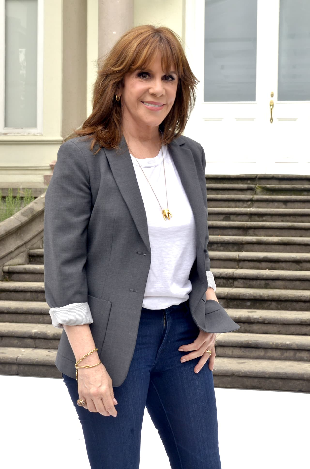 En ‘El ángel caído’, Rebecca Jones encarnó a ‘María de los Ángeles’ otra perversa protagonista que esconde su maldad bajo el disfraz de mujer buena y sumamente educada.