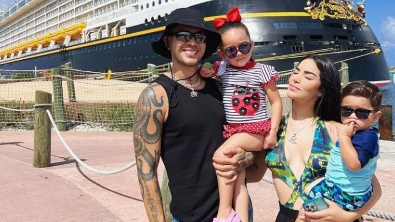 Kimberly Loaiza y JD Pantoja con sus hijos Kima y Juanito en lujoso viaje