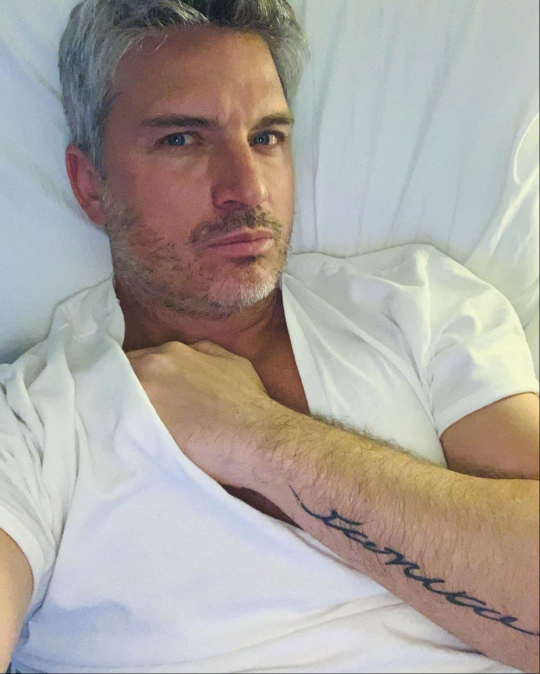 Con el hashtag #quédateencasa, el actor Ramiro Fumazoni invita al público para que le comenten qué piensan sobre este momento que se está viviendo en México.