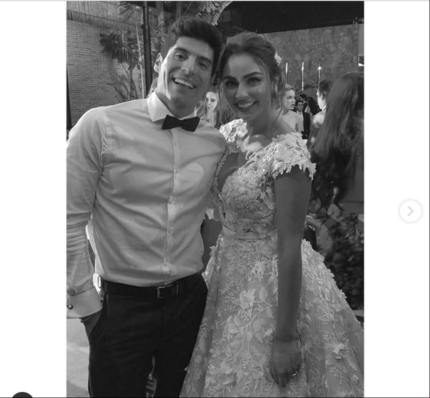 Al festejo también acudieron algunos amigos del trabajo de los recién casados, pero optaron por que fuera una boda pequeña. “Obviamente a Andrés le cuesta más trabajo ver a quién invitar porque él es muy social, muy pachanguero. En este medio conoce mucha gente y yo soy un poquito más reservada”, señaló la actriz hace unas semanas al programa ‘Hoy’.