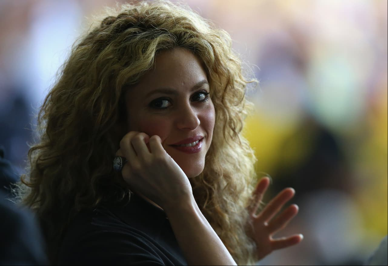 RIO DE JANEIRO, BRAZIL - JUNE 30: Colombian singer Shakira looks on during the FIFA Confederations Cup Brazil 2013 Final match between Brazil and Spain at Maracana on June 30, 2013 in Rio de Janeiro, Brazil. (Photo by Ronald Martinez/Getty Images)