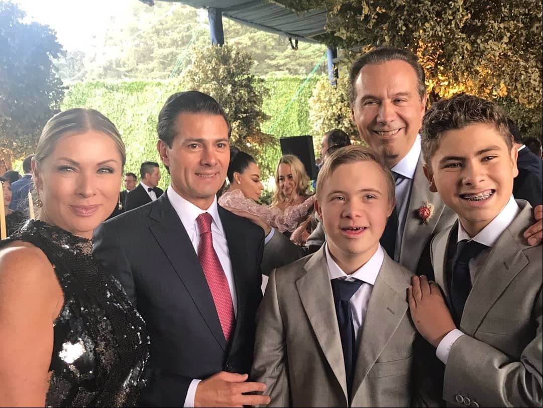 En marzo de 2020, Leticia Calderón confirmó que Juan Collado se convirtió en abuelo por primera vez gracias a su hija. “Mar y Gonzalo ya son padres y ambos están felices. El bebé está hermoso. No lo he conocido personalmente, pero tanto Mar como su hermano Juan nos han enviado videos y fotos que desde luego no voy a subir a redes. Tampoco voy a mencionar cuando nació. Sí puedo decir es niño y que su nombre empieza con Gero. Mantenemos una relación de respeto y quiero que así continúe”, dijo la actriz en entrevista a Revista Clase.