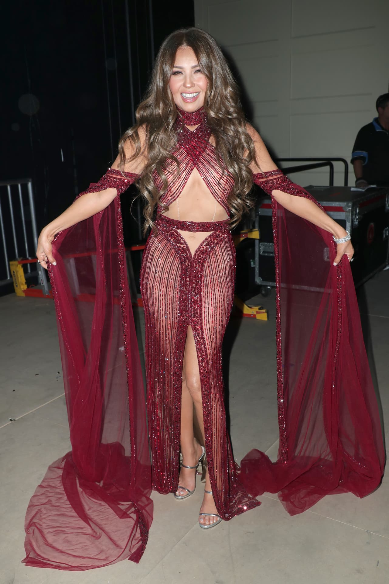 La cantante mexicana Thalía acudió a la entrega de los premios Grammy en 2019 con un vestido rojo inspirado en uno de los looks más representativos de Quintanilla.